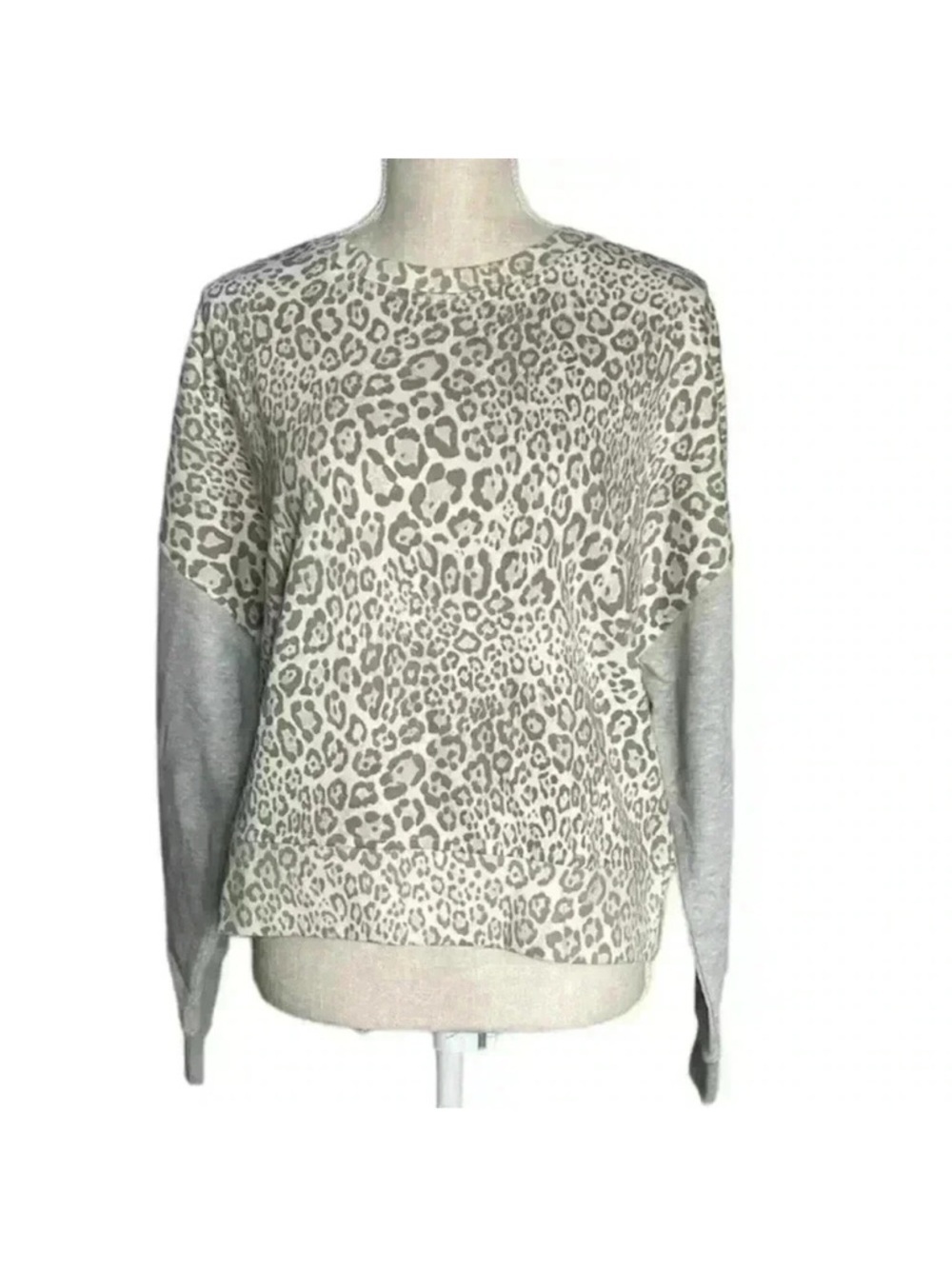 Rails Alice Leopard Print Cotton Blend Top in Mixed Grey Cheetah Size Large NWT - Picture 4 of 8
